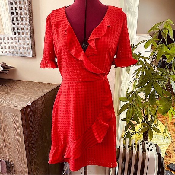 BCBGMAXAZRIA Ruffled V-Neck Cocktail Dress. XS. - Picture 1 of 5